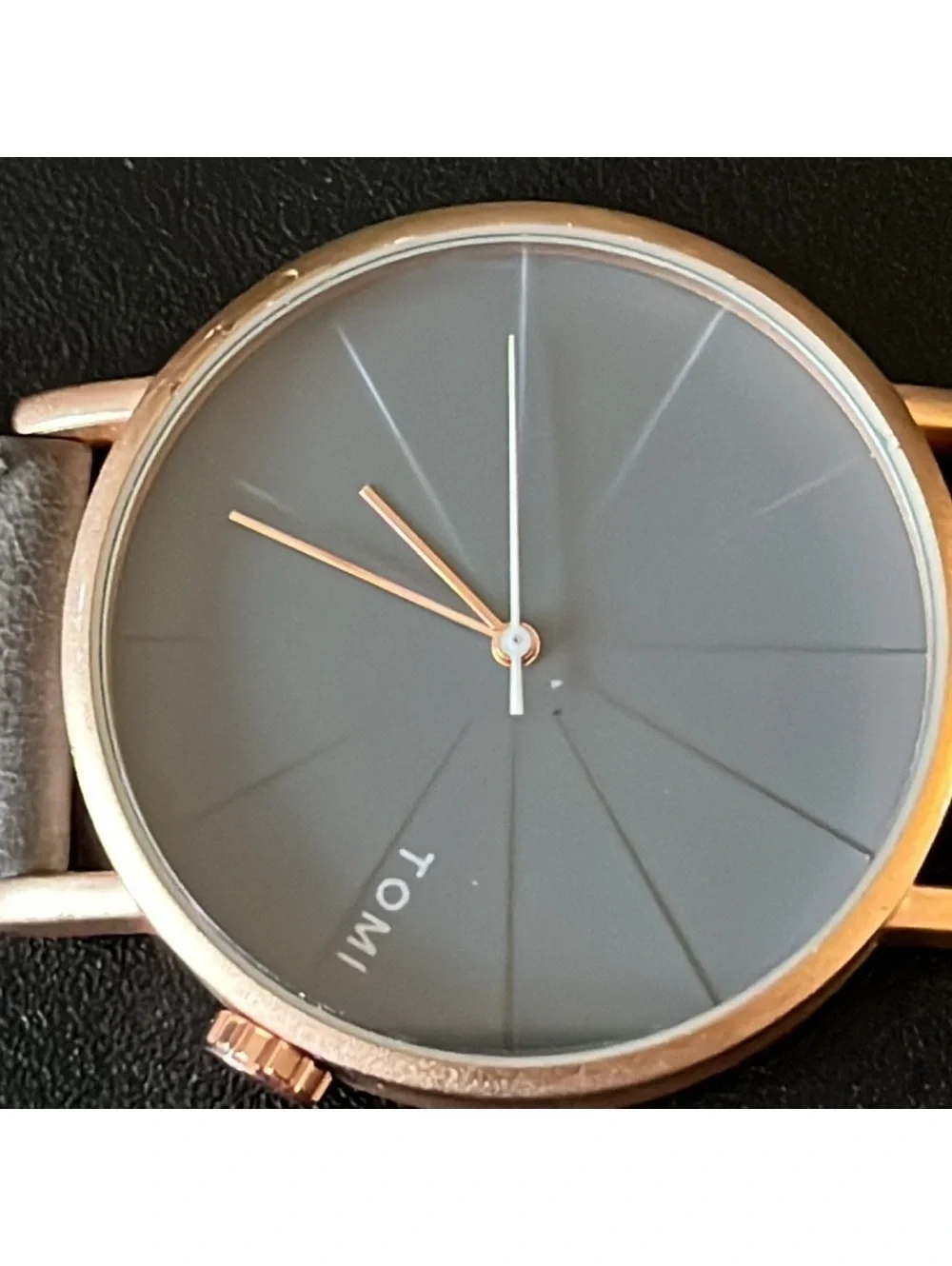 EUC Tomi Mens watch -gray leather band 40mm